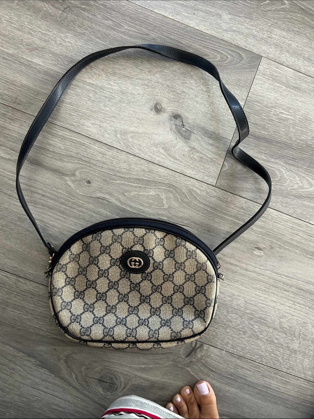 Authentic Gucci GG Supreme Beige Crossbody with Dark Blue Vintage and Rare - Picture 1 of 16